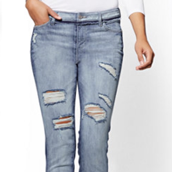 Soho Jeans Destroyed TwoTone High-Waist Boyfriend - Picture 1 of 4